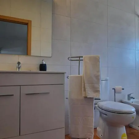 Casa Do Meio * Lamas